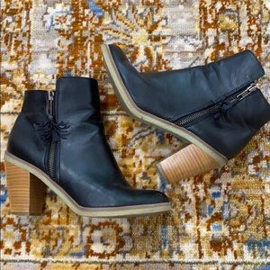 American Eagle Black Booties